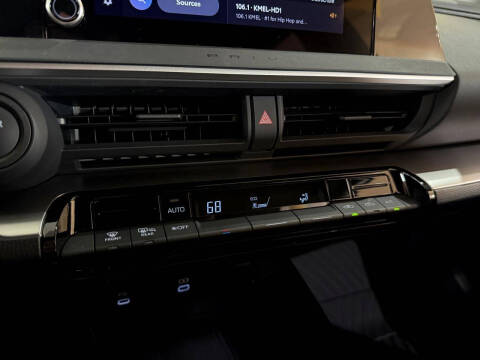 2024 Toyota Prius LE