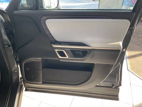 2023 Rivian R1T Adventure