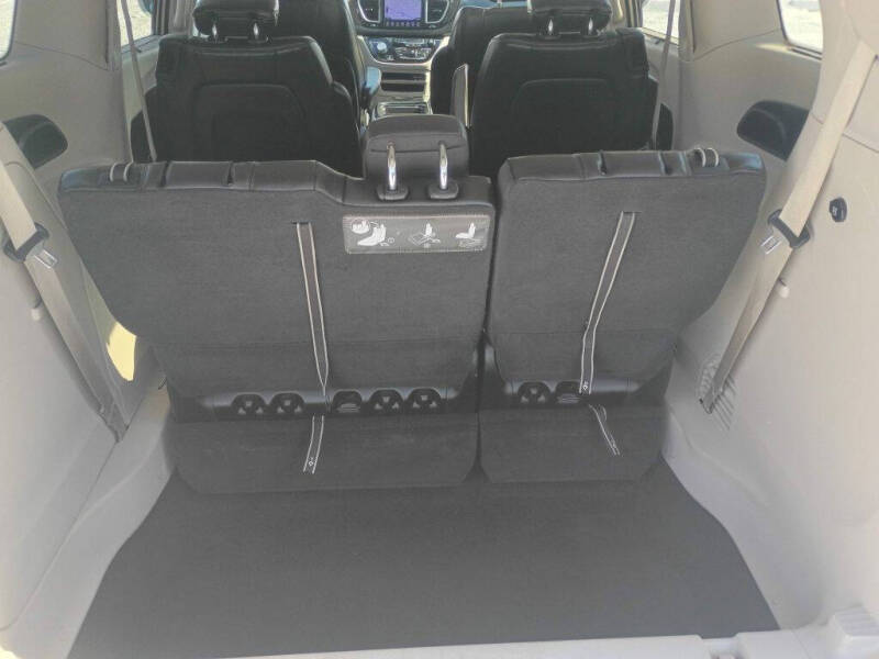 2017 Chrysler Pacifica Touring-L