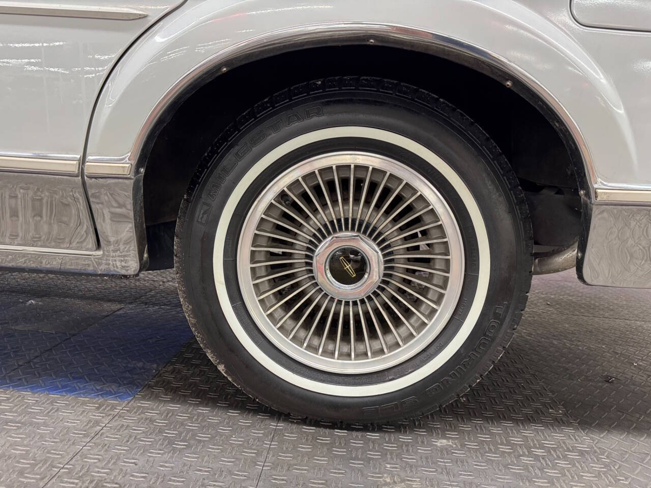 1989 Lincoln Town Car 23