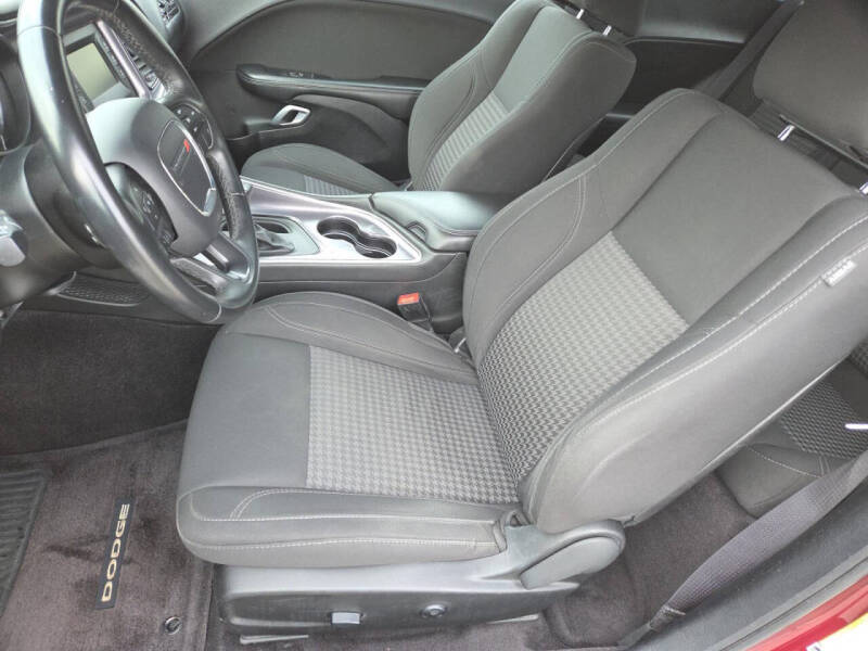 2017 Dodge Challenger SXT