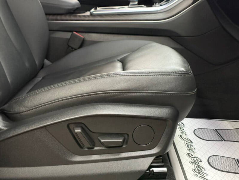 2022 Audi Q7 quattro Premium Plus 55 TFSI