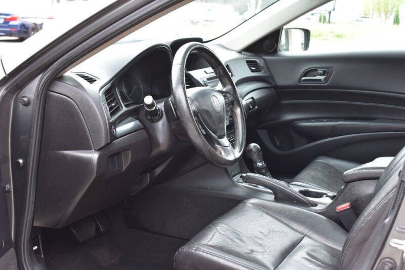 2013 Acura ILX 2.0L w/Tech