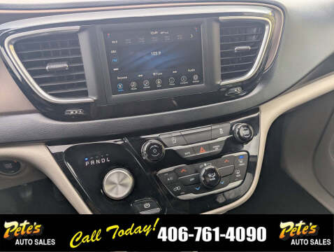 2021 Chrysler Voyager LX