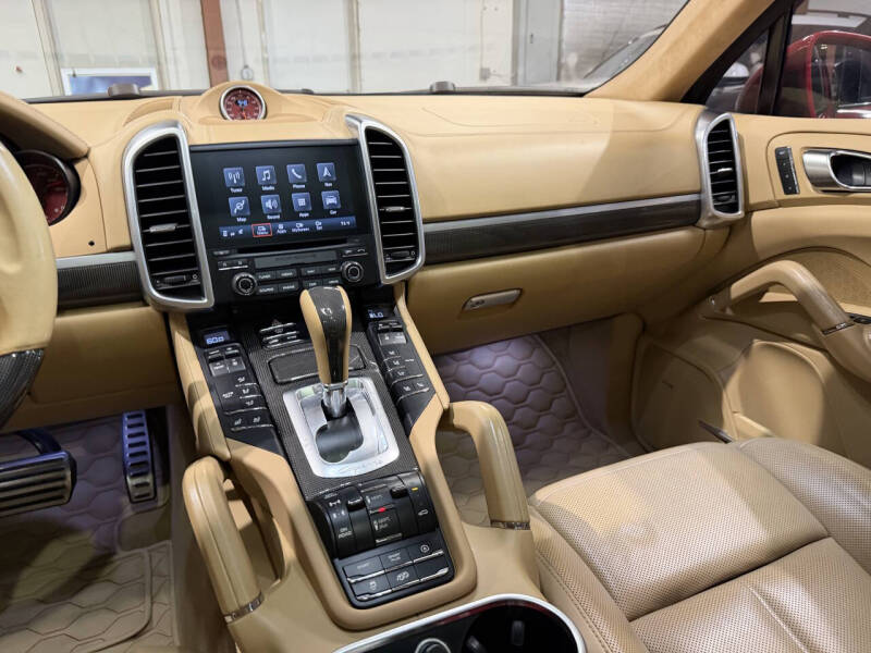 2017 Porsche Cayenne GTS
