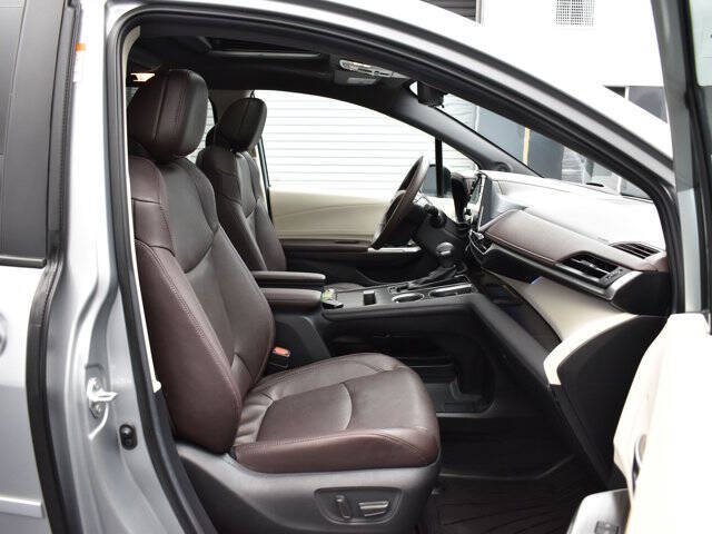 2024 Toyota Sienna Platinum 7-Passenger