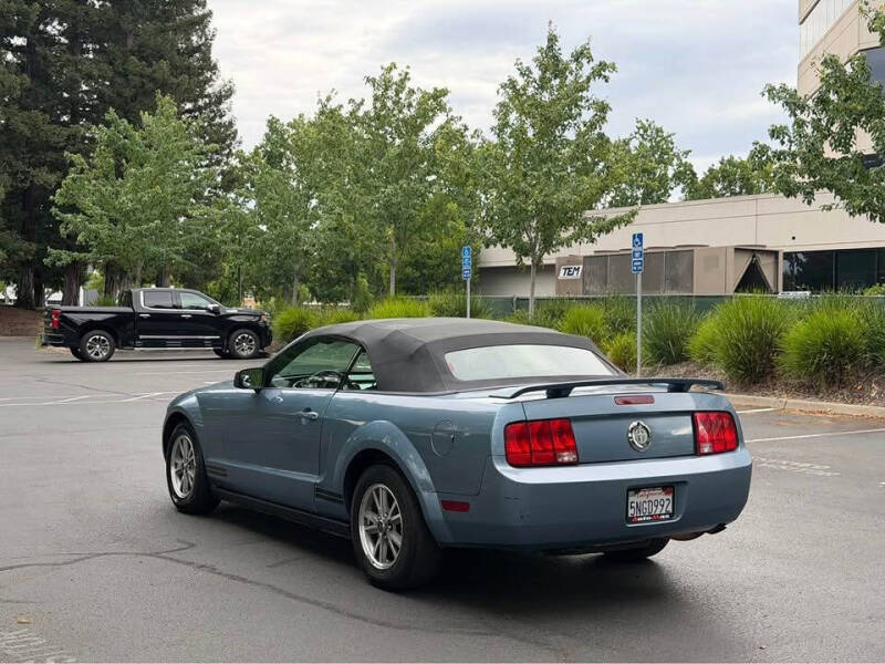 2005 Ford Mustang V6 Premium