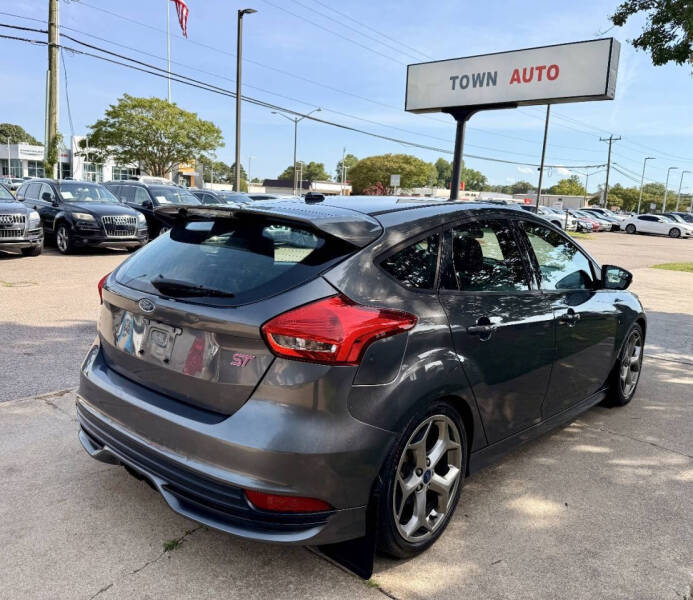 2017 Ford Focus ST