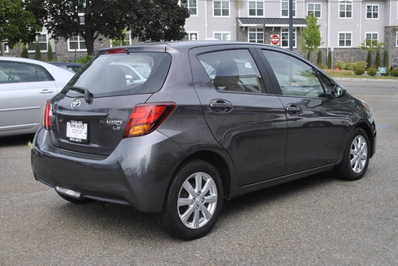 2017 Toyota Yaris 5-Door LE