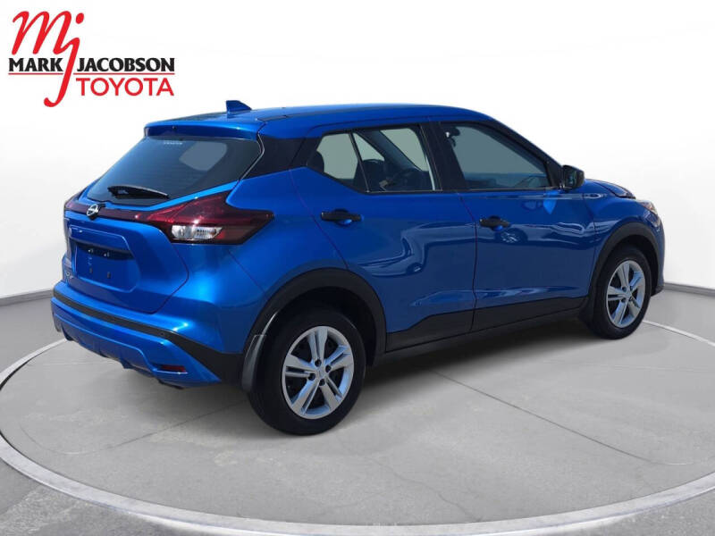 2025 Nissan Kicks Play S