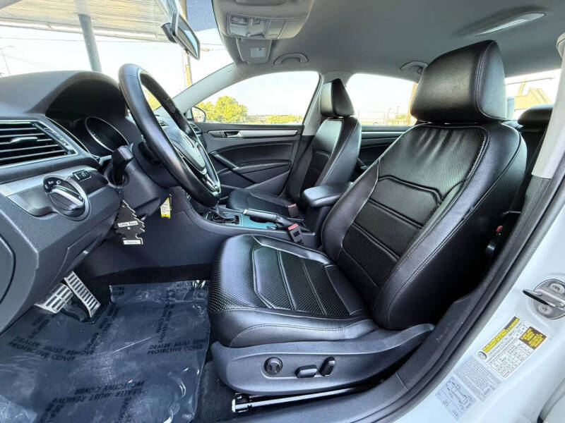 2017 Volkswagen Passat 1.8T R-Line