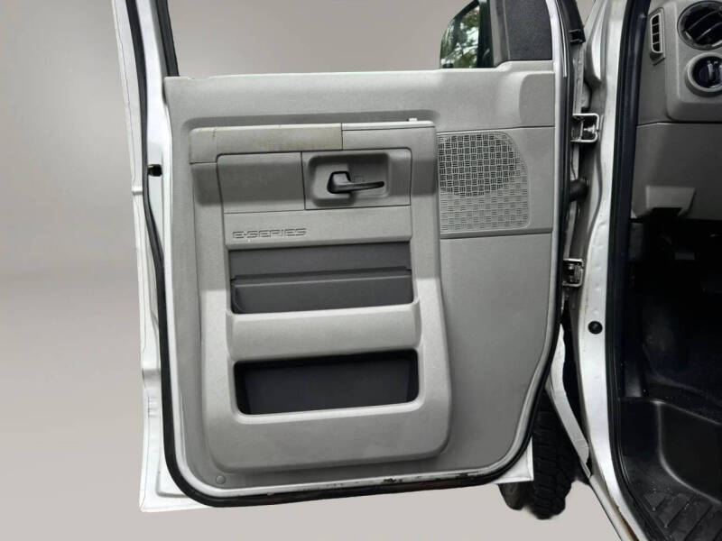 2013 Ford E-Series E-250