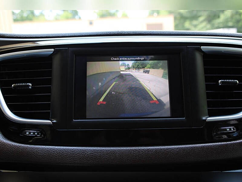 2020 Chrysler Voyager LX