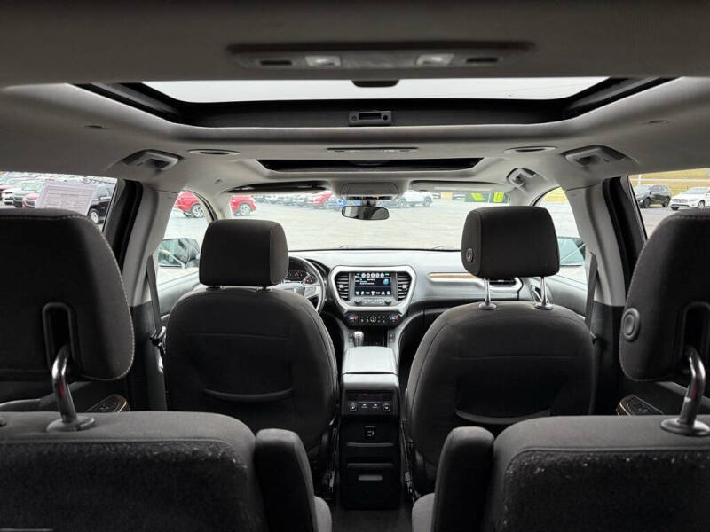 2017 GMC Acadia SLE-2