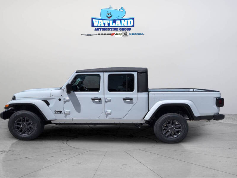 2025 Jeep Gladiator Sport