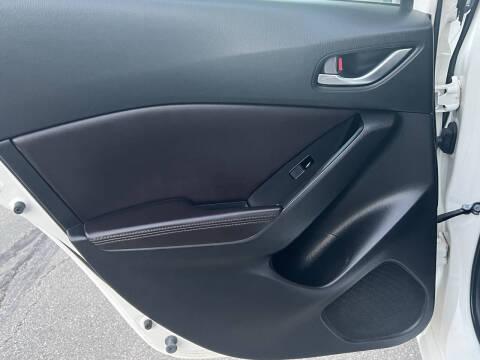 2018 Mazda MAZDA3 Touring