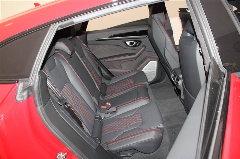 2025 Lamborghini Urus SE