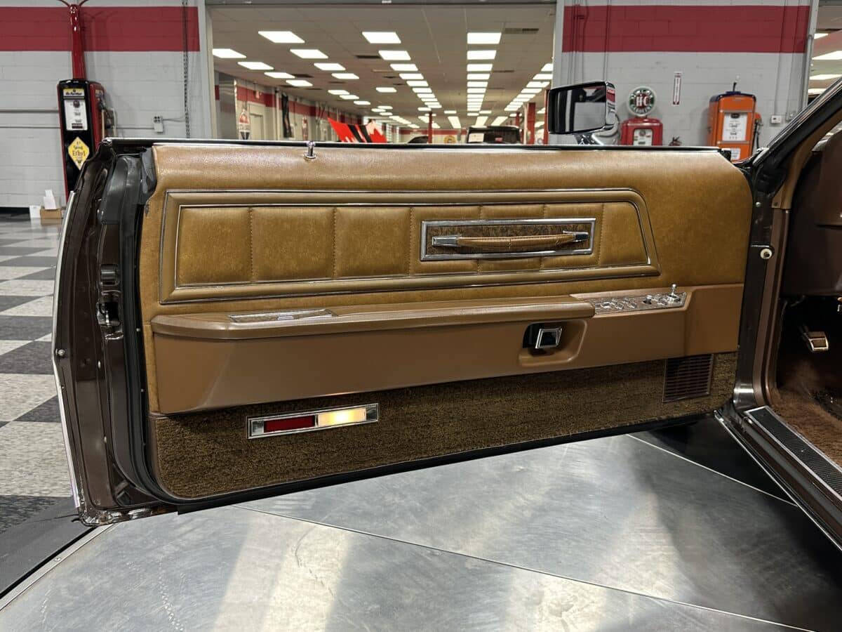 1973 Lincoln Continental 10