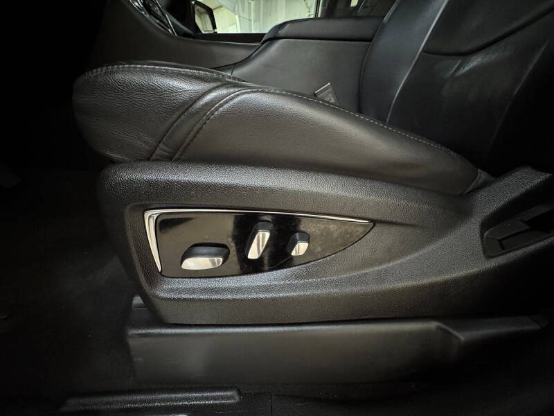 2017 Cadillac Escalade Luxury