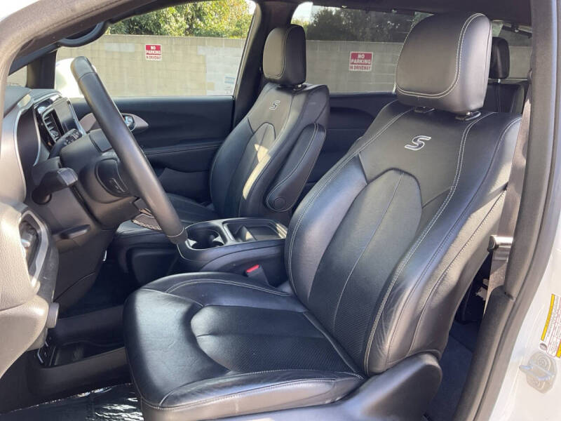 2020 Chrysler Pacifica Launch Edition