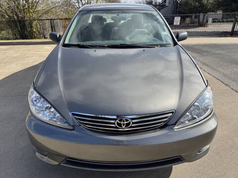 2005 Toyota Camry Standard