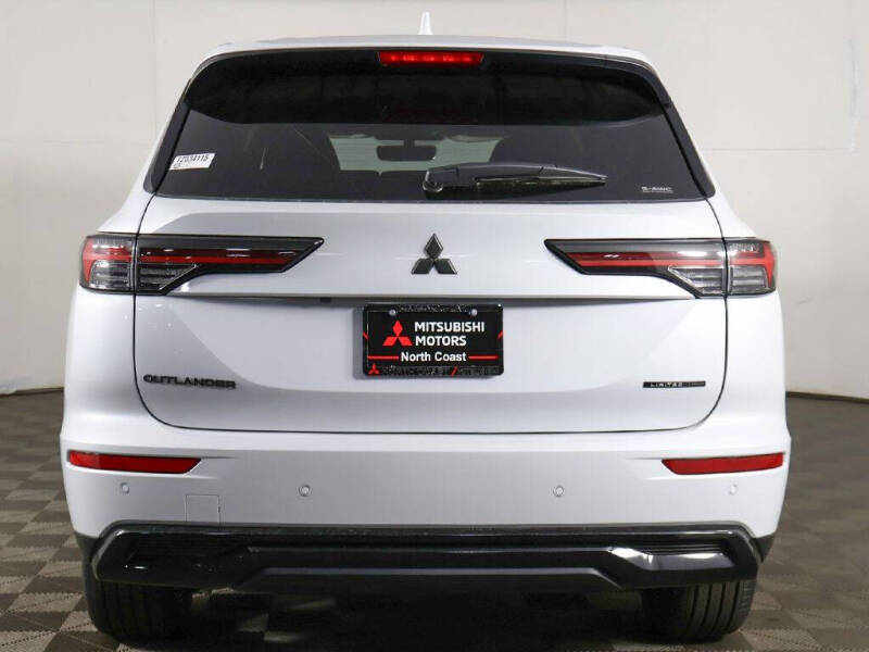2026 Mitsubishi Outlander LE