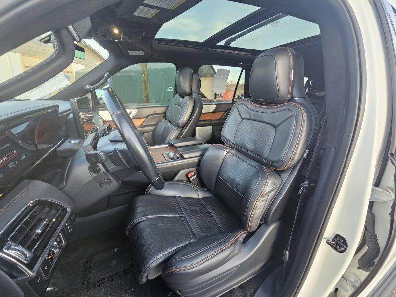 2022 Lincoln Navigator L Black Label