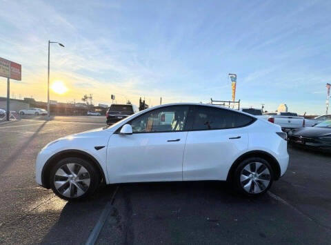 2023 Tesla Model Y Long Range