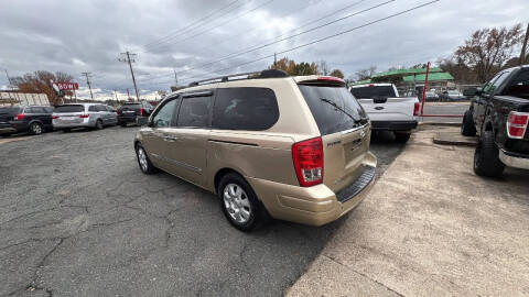 2008 Hyundai Entourage Limited