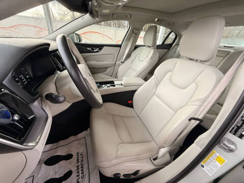 2019 Volvo S60 T6 Momentum