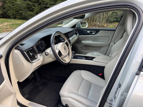 2022 Volvo V60 Cross Country T5