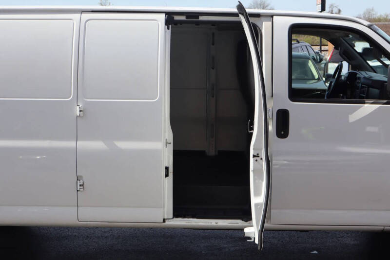 2021 Chevrolet Express 2500