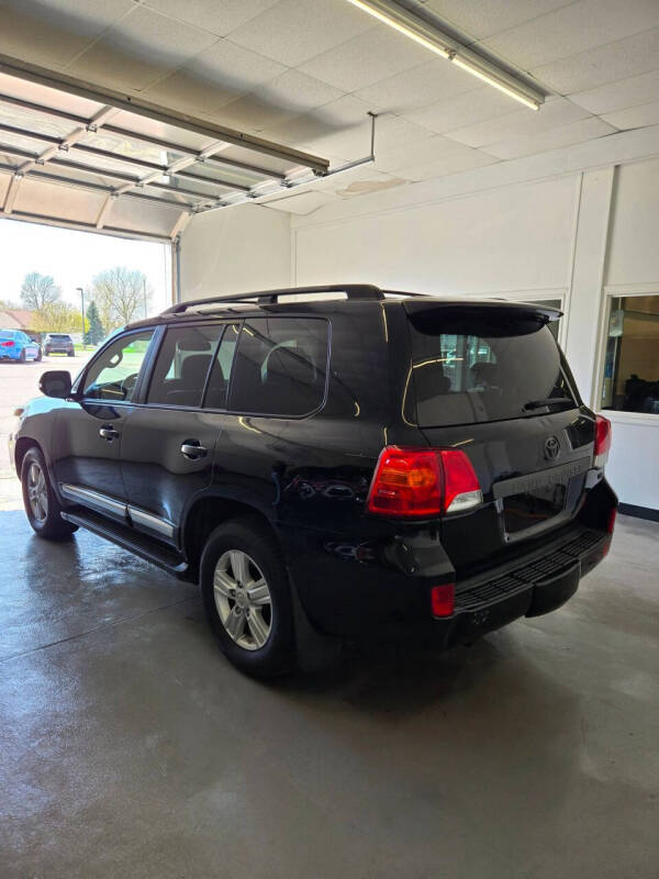 2013 Toyota Land Cruiser