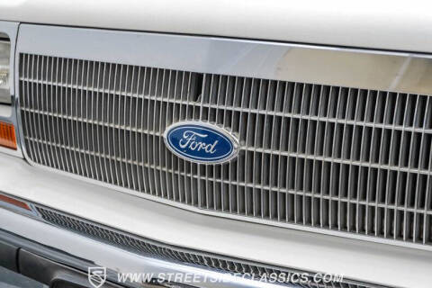 1990 Ford LTD Crown Victoria