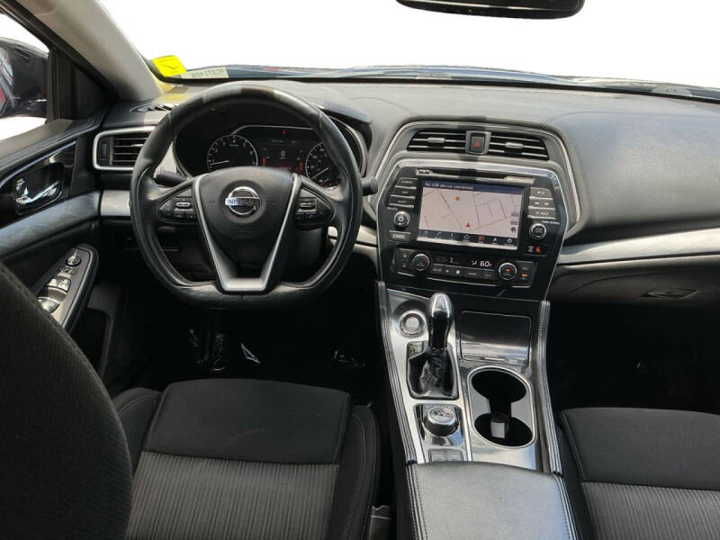 2017 Nissan Maxima