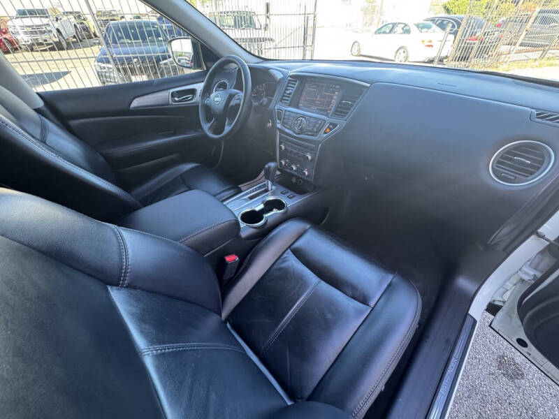 2018 Nissan Pathfinder SL