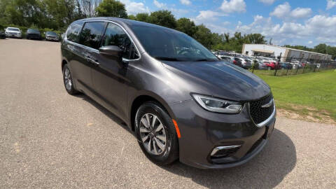 2023 Chrysler Pacifica Plug-In Hybrid Touring L
