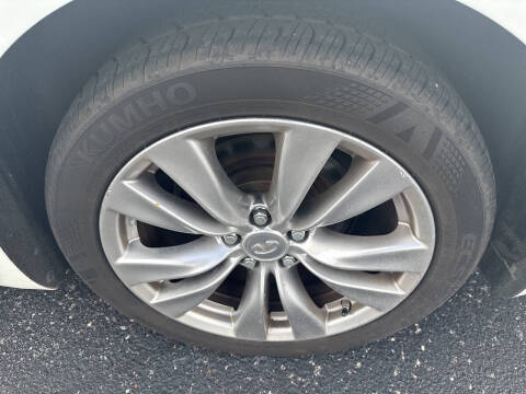2012 Infiniti M37