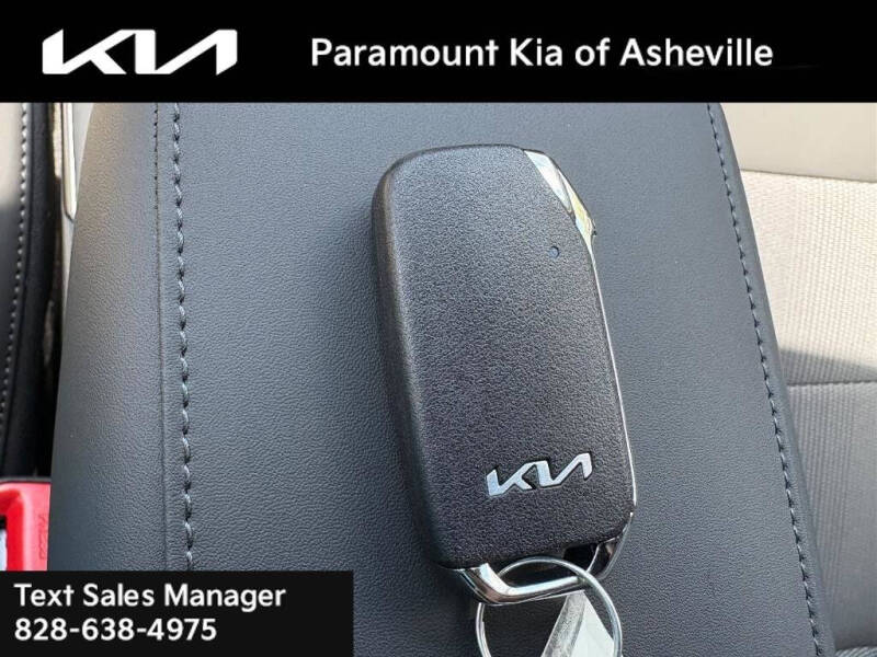 2025 Kia Niro EX Touring