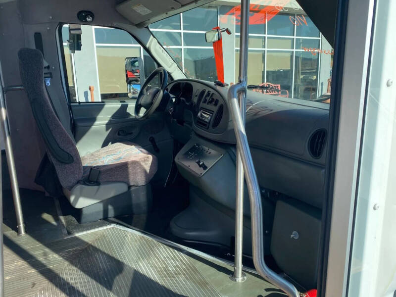 2005 Ford E-Series E-450 SD