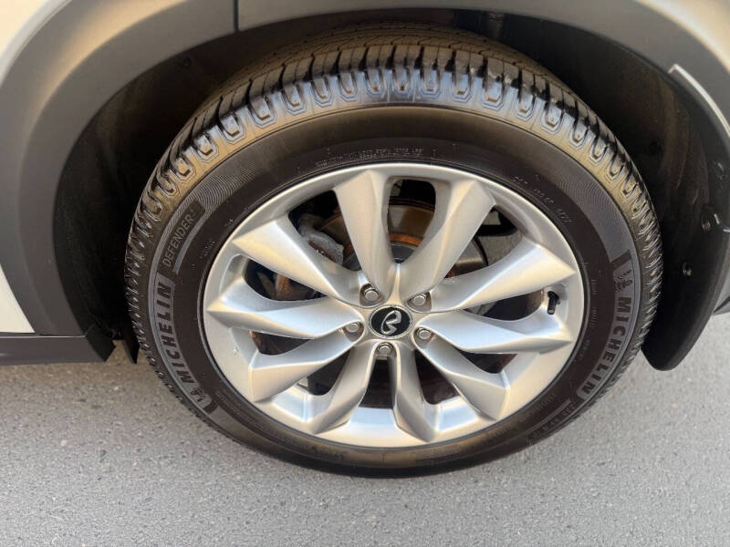 2019 Infiniti QX50 Essential