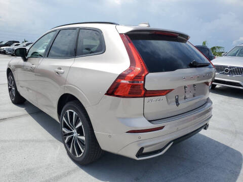 2025 Volvo XC60 B5 Plus Dark Theme
