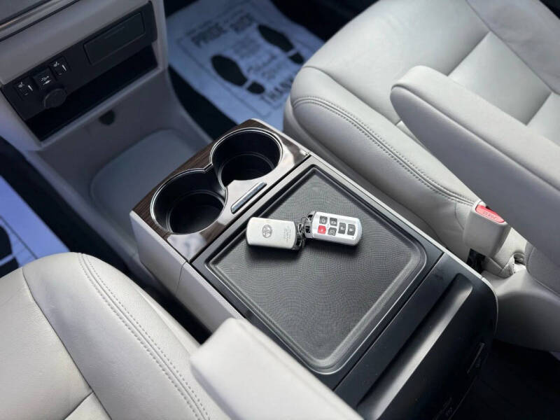 2019 Toyota Sienna XLE Premium 7-Passenger