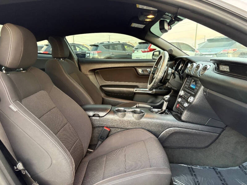 2016 Ford Mustang V6