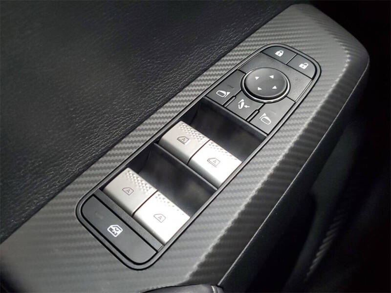 2025 Mitsubishi Outlander PHEV SE