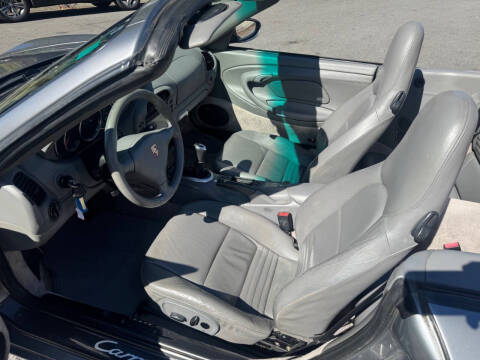 2003 Porsche 911 Carrera 4