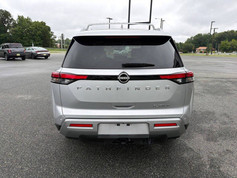 2025 Nissan Pathfinder Platinum
