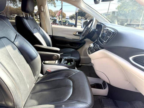 2020 Chrysler Pacifica Touring L