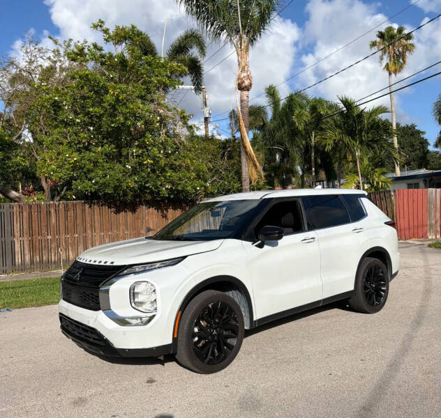 2023 Mitsubishi Outlander SE Special Edition