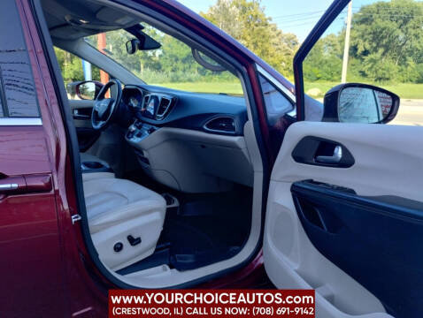 2017 Chrysler Pacifica Touring-L Plus